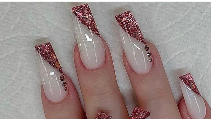 Prince's Nails logo